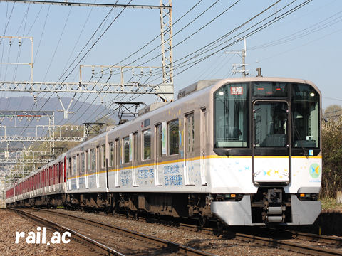 阪神なんば線PR装飾を施した近鉄9033F